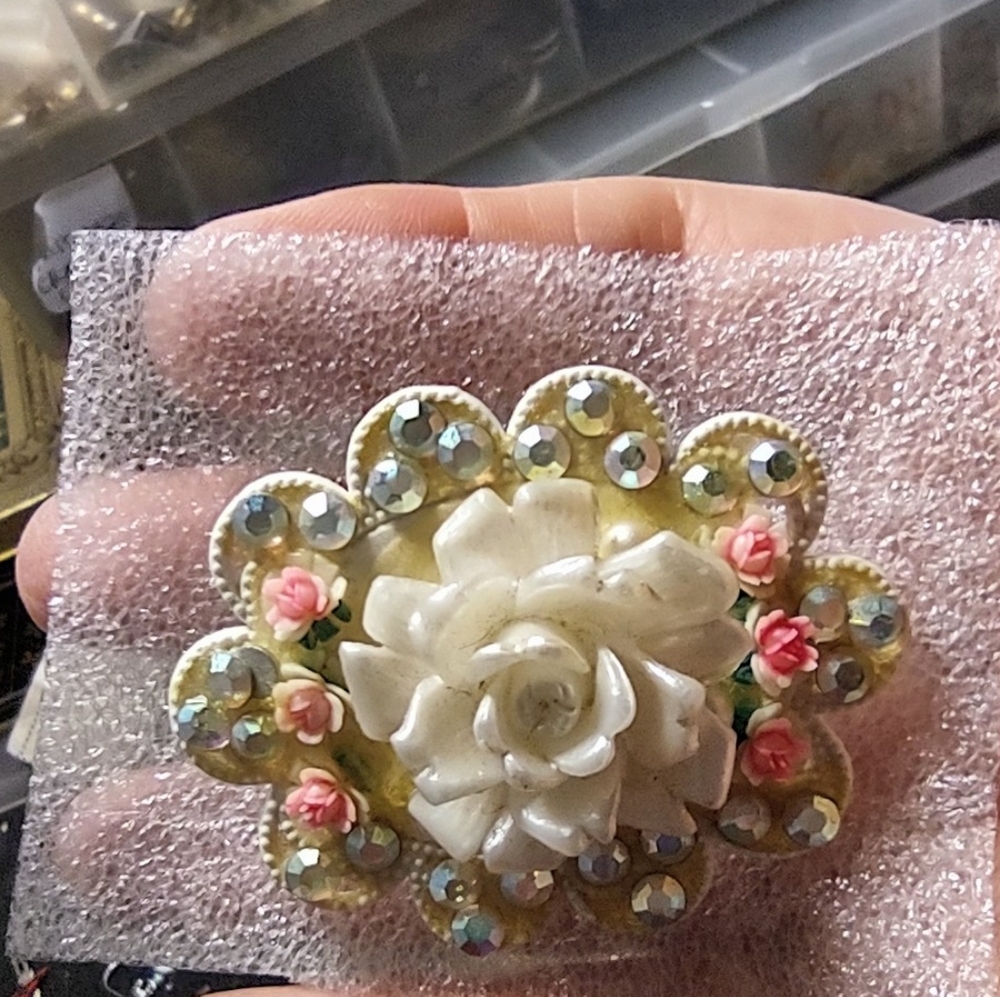 White Flower Vintage Brooch 1960's